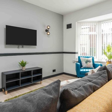 3-Bed Scouse House Near Anfield & Goodison Villa Liverpool Buitenkant foto