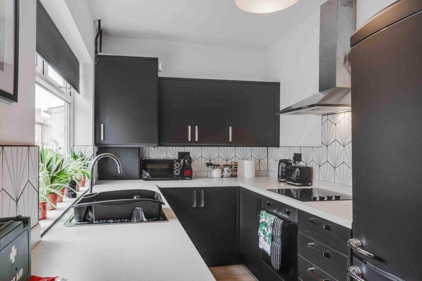 3-Bed Scouse House Near Anfield & Goodison Villa Liverpool Buitenkant foto