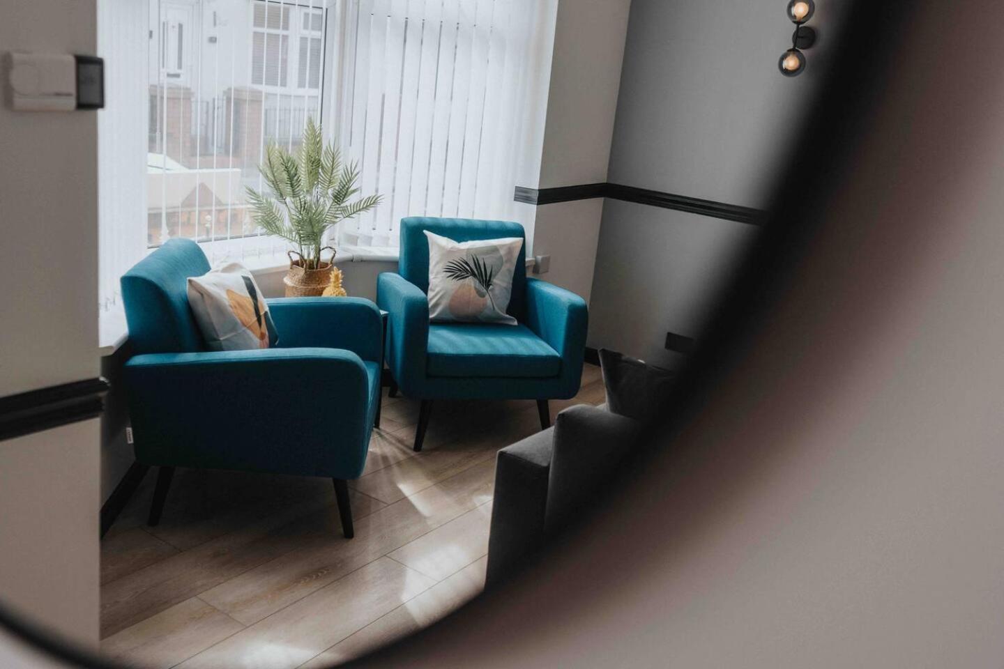 3-Bed Scouse House Near Anfield & Goodison Villa Liverpool Buitenkant foto